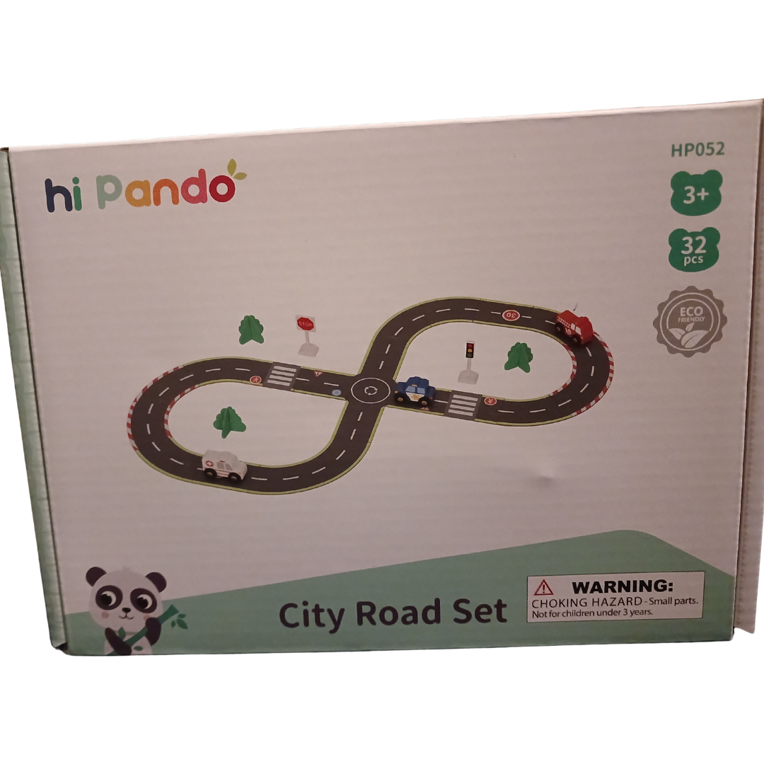 Hi Pando City Road Set box showing a figure-eight road track built with segments, small cars, trees, and traffic signs. Recommended for ages 3+.
