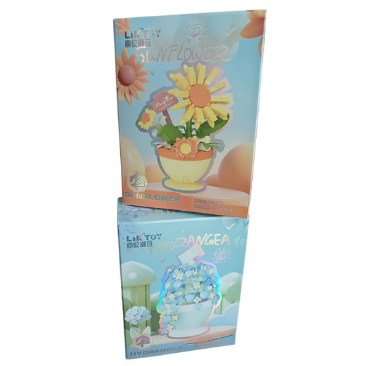 Building block sets featuring a yellow sunflower and a blue hydrangea in decorative pots