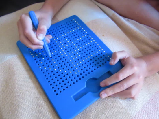 magnapad-magnetic-writing-board-video